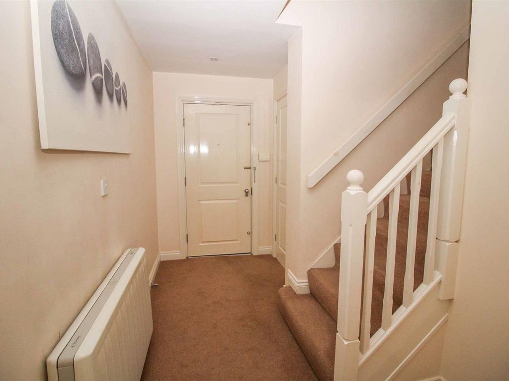 3 bed flat for sale in Old School Way, Baildon, Shipley BD17, £187,000