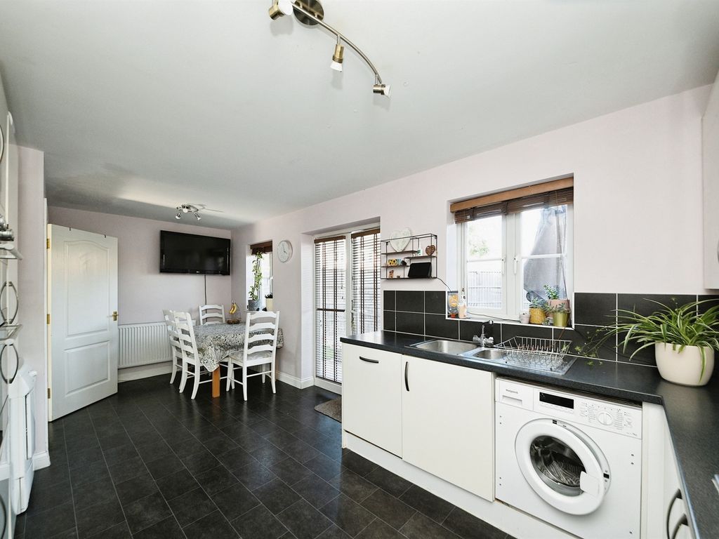 4 bed town house for sale in Langridge Circle, Watlington, King's Lynn PE33, £288,000