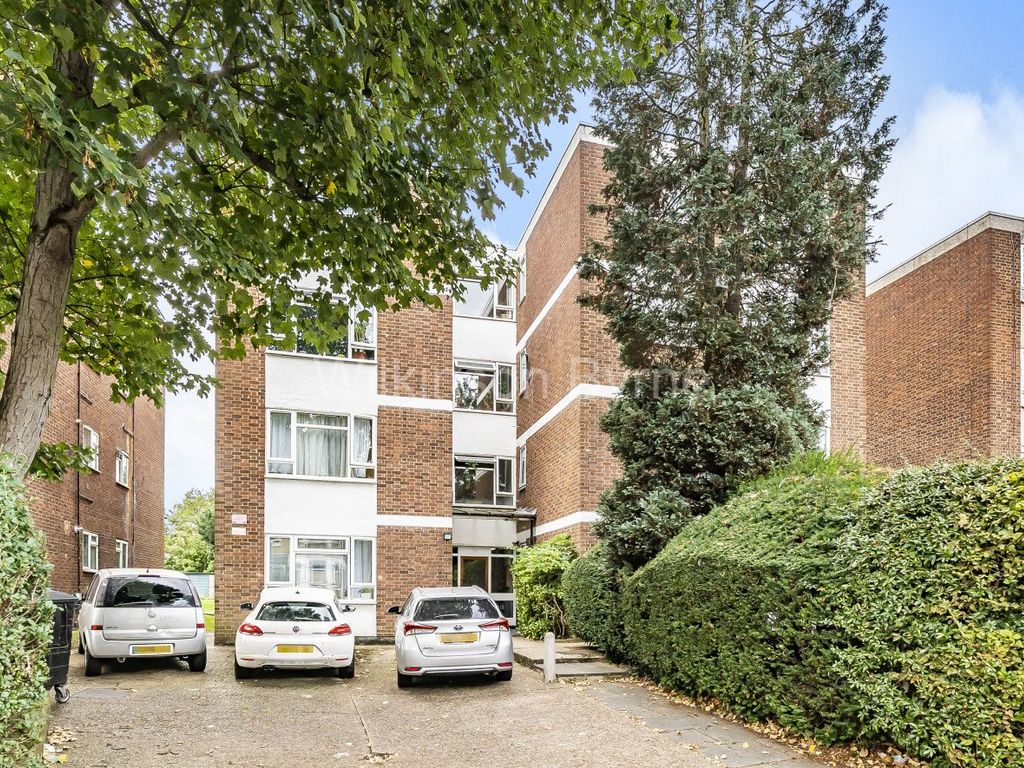 1 bed flat for sale in Palmerston Road, London N22, £295,000
