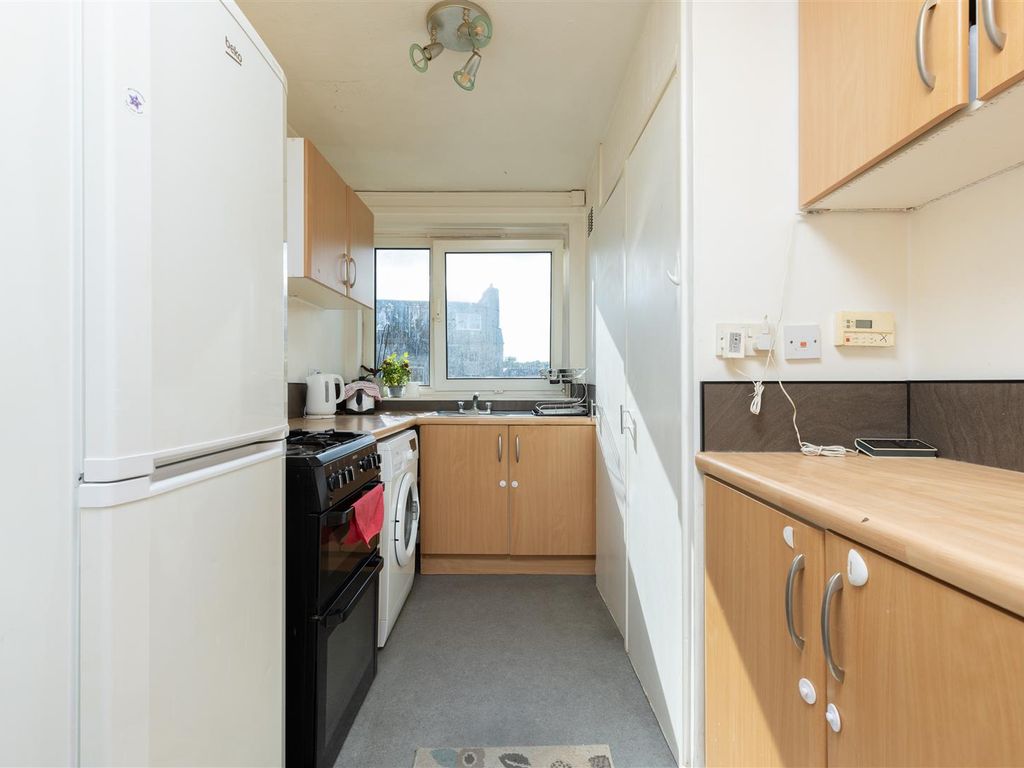 2 bed flat for sale in Stormont Street, Perth PH1, £79,950