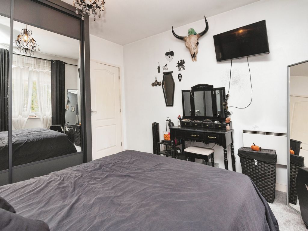 1 bed flat for sale in Carlotta Way, Cardiff CF10, £130,000