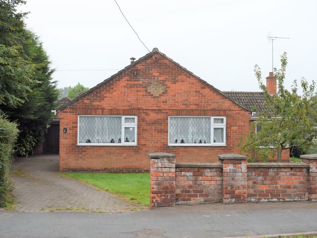 2 bed detached bungalow for sale in Victoria Road, Barnetby DN38, £240,000