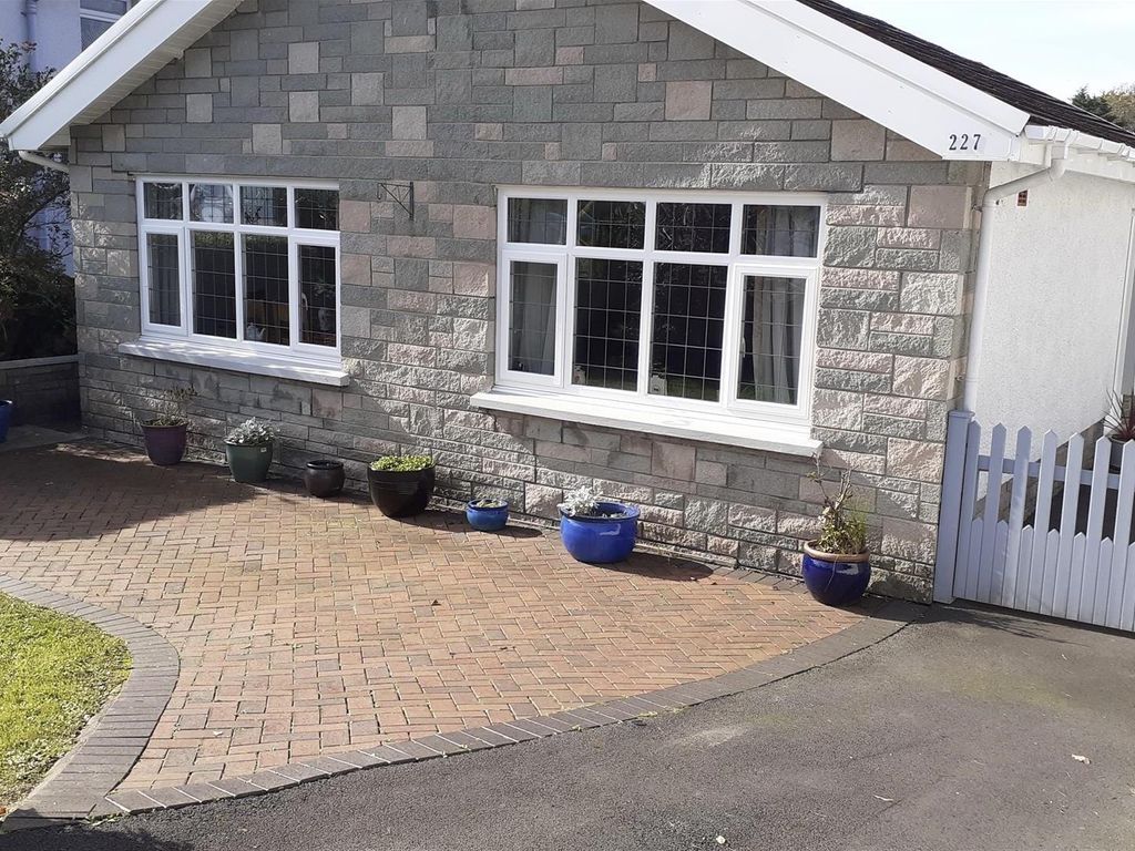 3 bed detached bungalow for sale in Ammanford Road, Llandybie, Ammanford SA18, £279,950