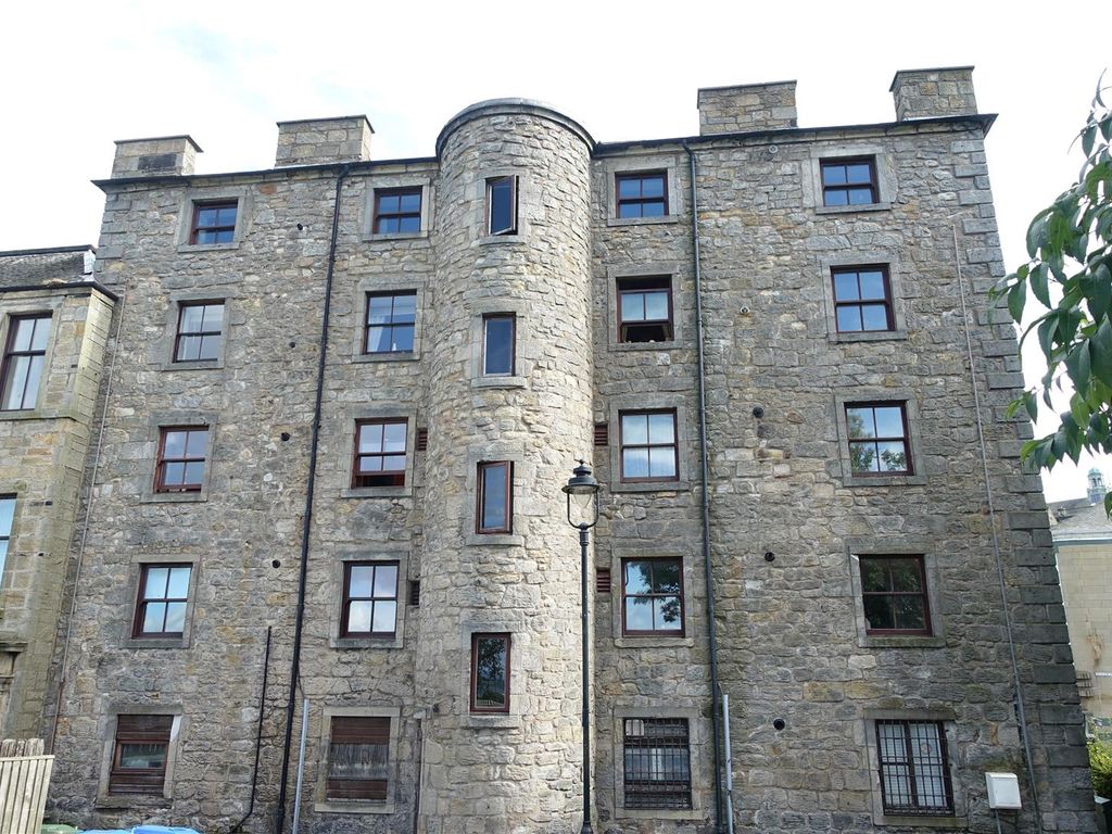 1 bed flat for sale in Waggon Road, Bo'ness EH51, £68,000