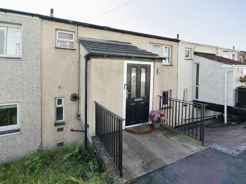 3 bed end terrace house for sale in Fairbarn Way, Stannington S6, £130,000