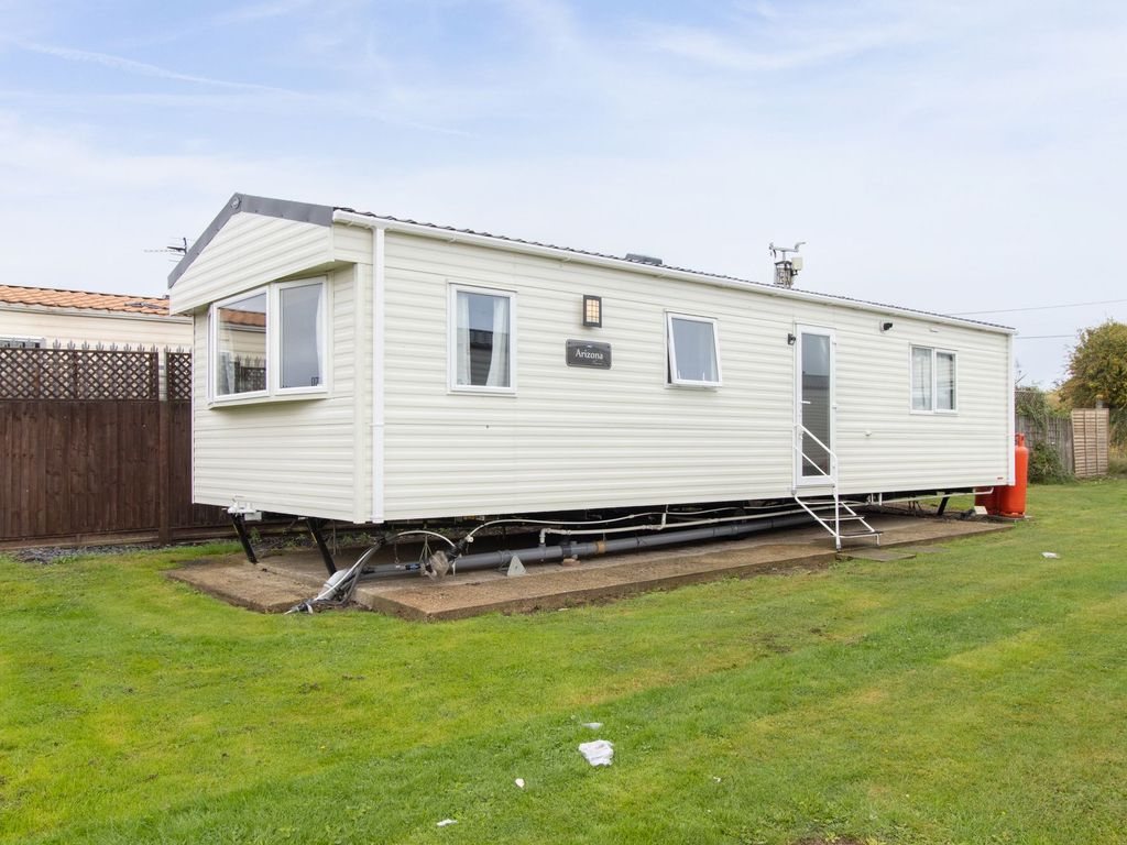 2 bed mobile/park home for sale in Alberta Holiday Park, Faversham Road CT5, £45,000
