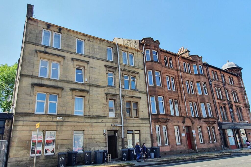 1 bed flat for sale in Maxwellton Street, Paisley PA1, £45,000