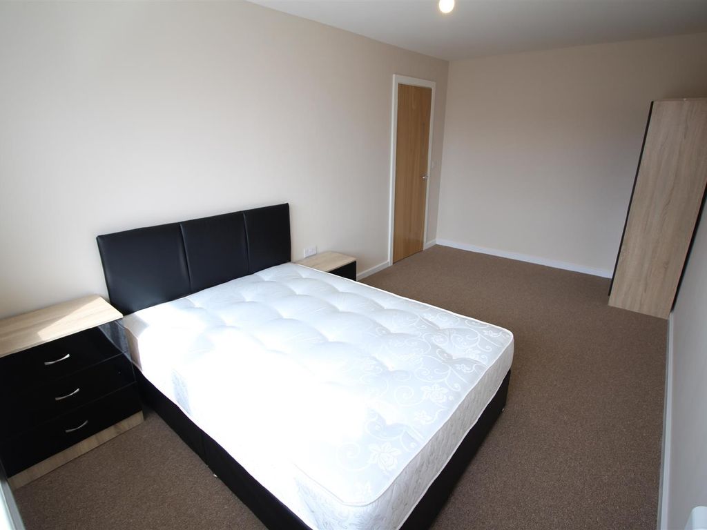 2 bed flat for sale in Stephenson Street, North Shields NE30, £50,000