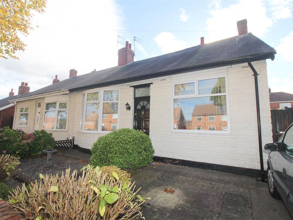 3 bed semi-detached bungalow for sale in Lynn Road, North Shields NE29, £225,000
