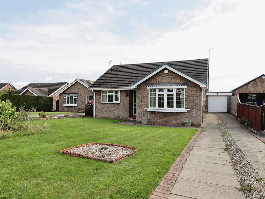 3 bed bungalow for sale in Longfield Drive, Ravenfield, Rotherham, South Yorkshire S65, £280,000