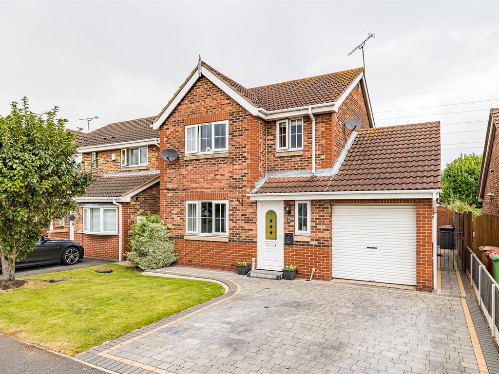 3 bed detached house for sale in Primrose Way, Flixborough, Scunthorpe DN15, £215,000