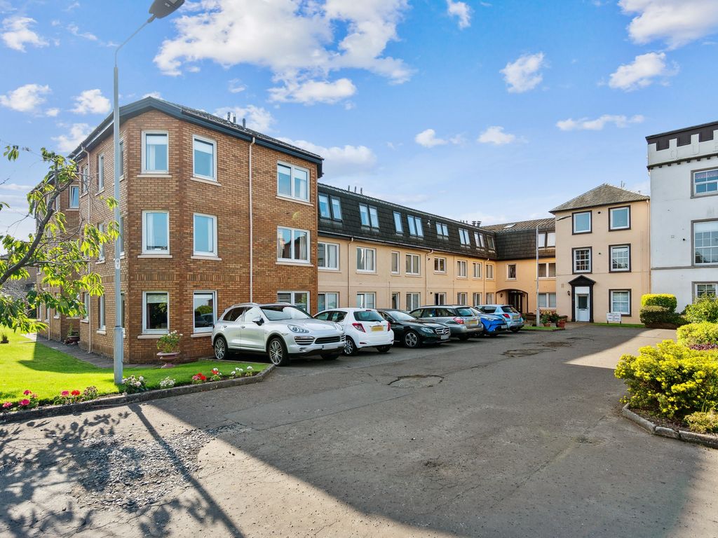 3 bed flat for sale in Queens Court, Helensburgh, Argyll And Bute G84, £175,000