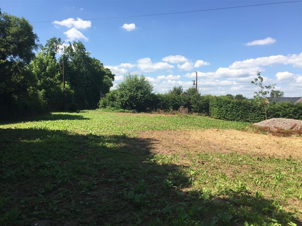 Land for sale in Kinnersley, Hereford HR3, £280,000
