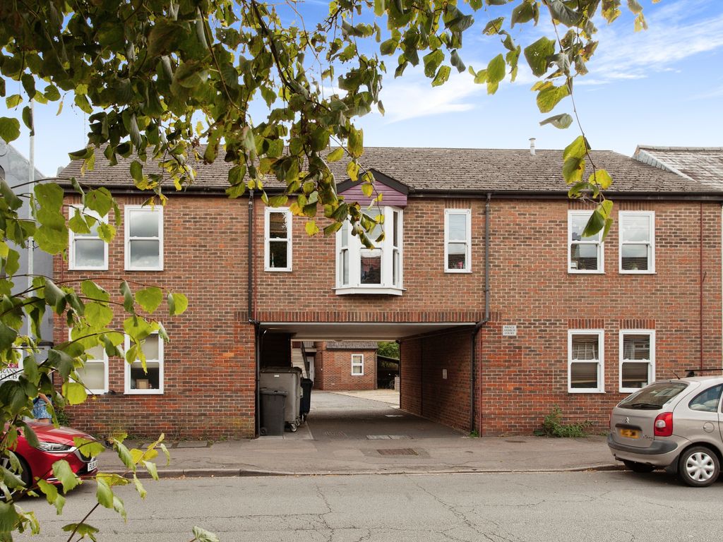 2 bed flat for sale in High Street, Chesterton, Cambridge, Cambridgeshire CB4, £250,000