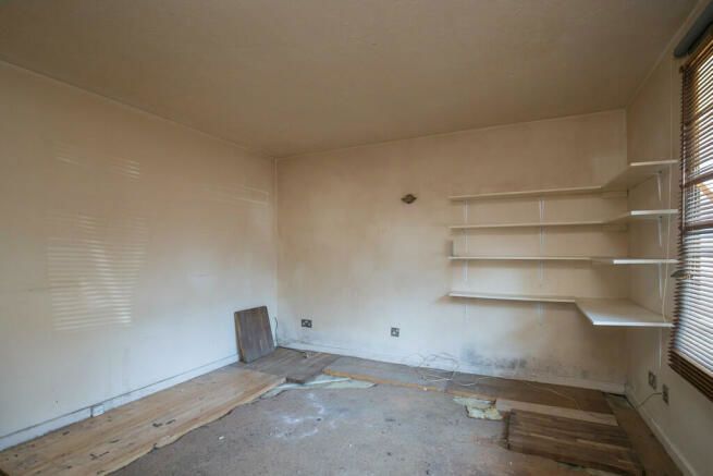 1 bed flat for sale in Butterfield Close, Twickenham TW1, £200,000