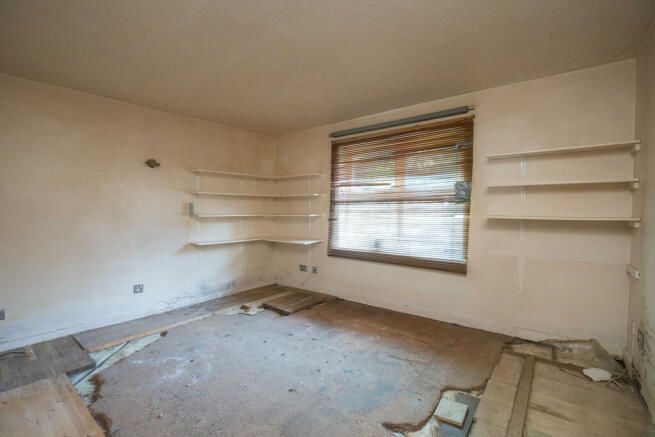 1 bed flat for sale in Butterfield Close, Twickenham TW1, £200,000