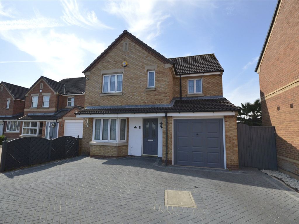 3 bed detached house for sale in Fothergill Drive, Edenthorpe, Doncaster, South Yorkshire DN3, £220,000