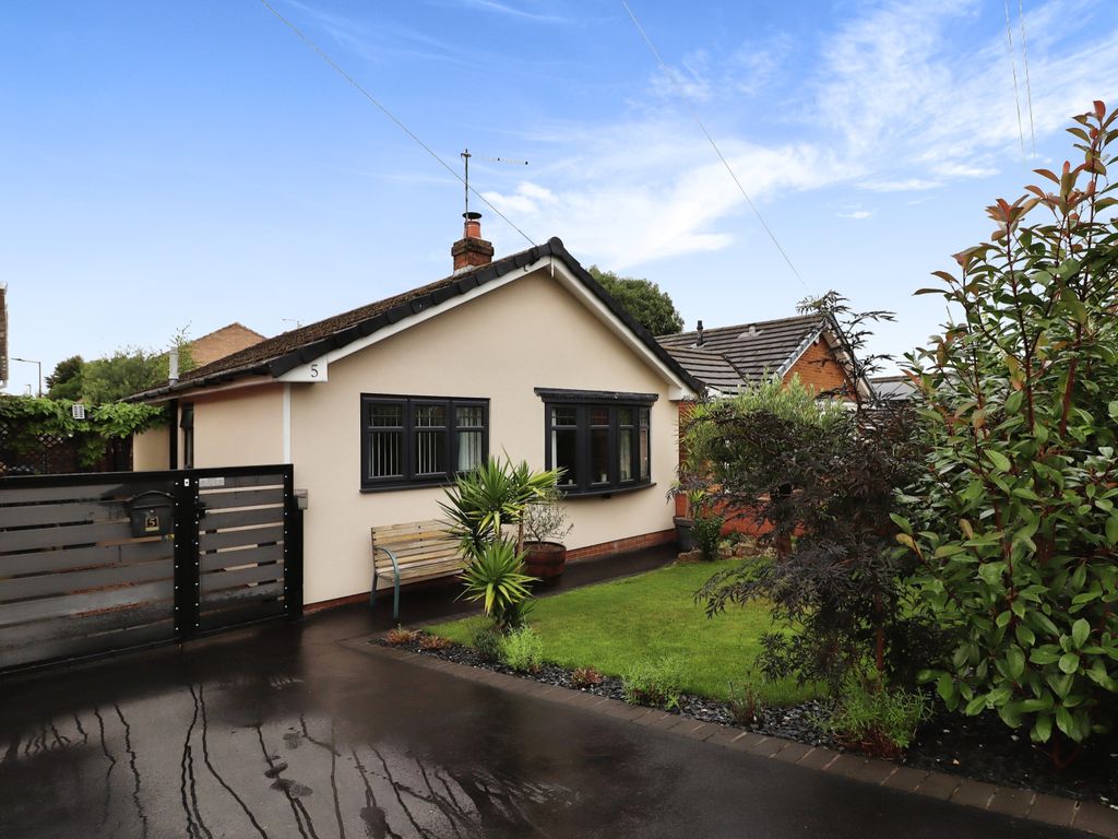 2 bed detached bungalow for sale in Beancroft Close, Wadworth DN11, £229,500