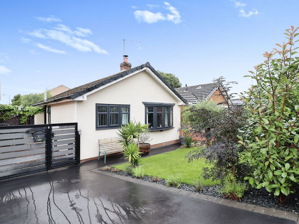 2 bed detached bungalow for sale in Beancroft Close, Wadworth DN11, £229,500