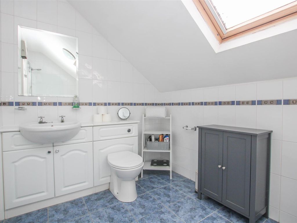 1 bed terraced house for sale in Coxtie Green Road, Pilgrims Hatch, Brentwood CM14, £300,000