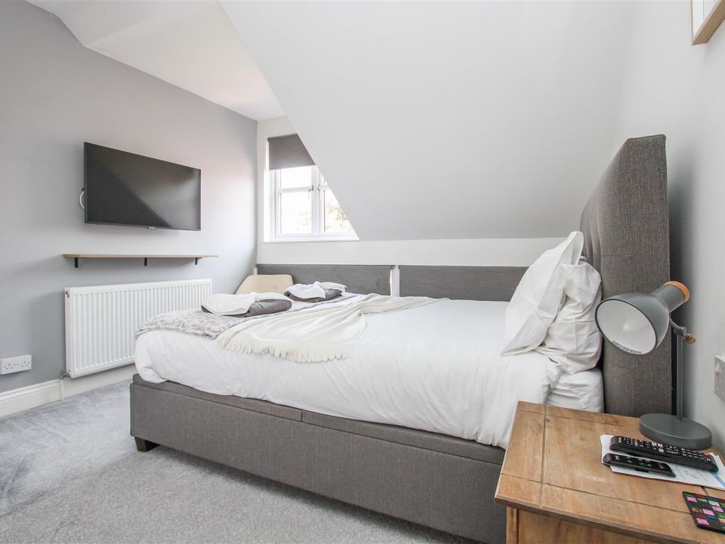 1 bed terraced house for sale in Coxtie Green Road, Pilgrims Hatch, Brentwood CM14, £300,000