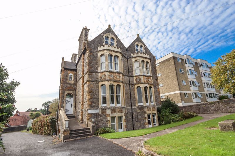 2 bed flat for sale in Sunnyside Road, Clevedon BS21, £295,000
