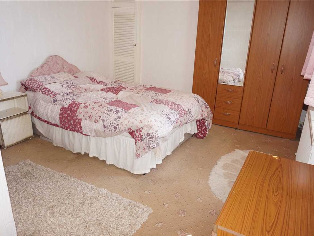 3 bed semi-detached house for sale in Parc Y Mynarch, Pontyberem, Llanelli SA15, £110,000