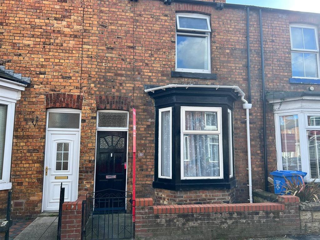 2 bed terraced house for sale in Beaconsfield Street, Scarborough YO12, £130,000