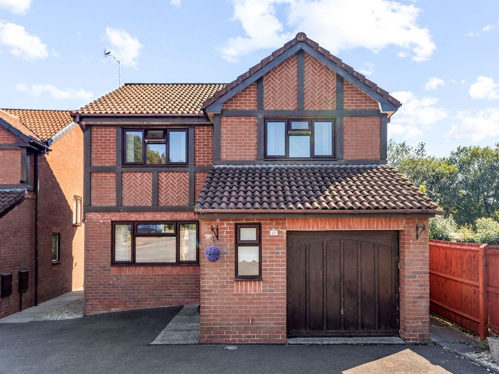 4 bed detached house for sale in Bryn Derw, Blackwood NP12, £290,000