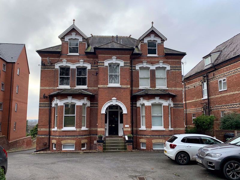1 bed flat for sale in Bodenham Road, Hereford HR1, £145,000