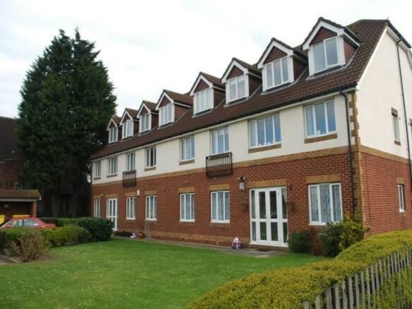 1 bed flat for sale in Byron Drive, Erith, Kent DA8, £198,000