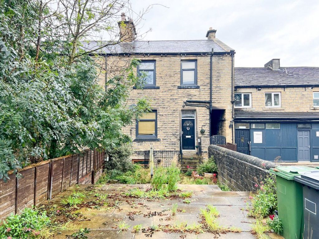 2 bed terraced house for sale in Meltham Road, Netherton, Huddersfield HD4, £85,000