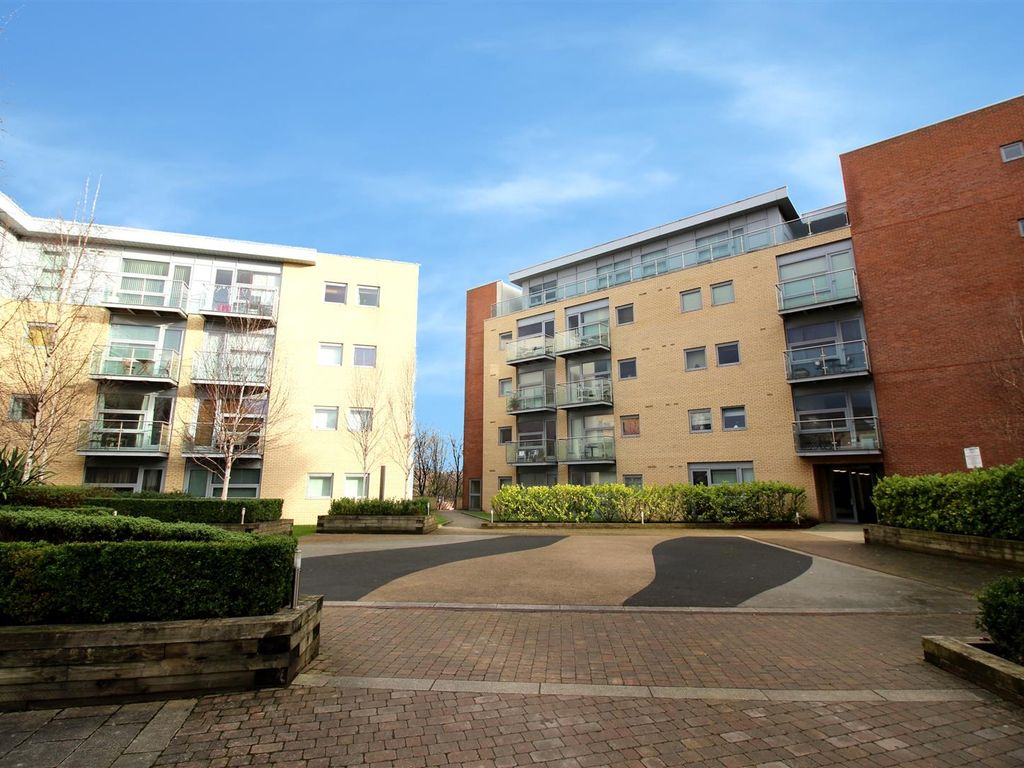 2 bed flat for sale in Lime Square, City Road, Newcastle Upon Tyne NE1, £160,000