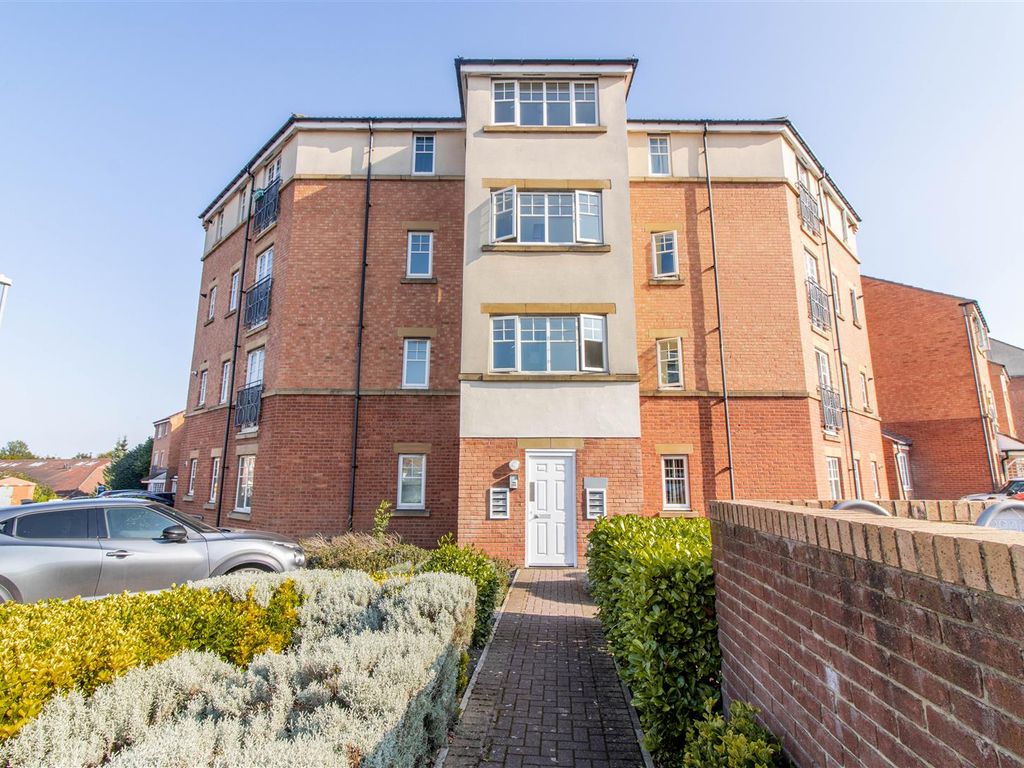2 bed flat for sale in Foster Drive, Gateshead NE8, £89,950