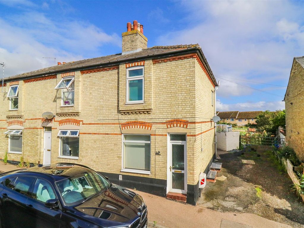 2 bed end terrace house for sale in Exeter Road, Newmarket CB8, £220,000
