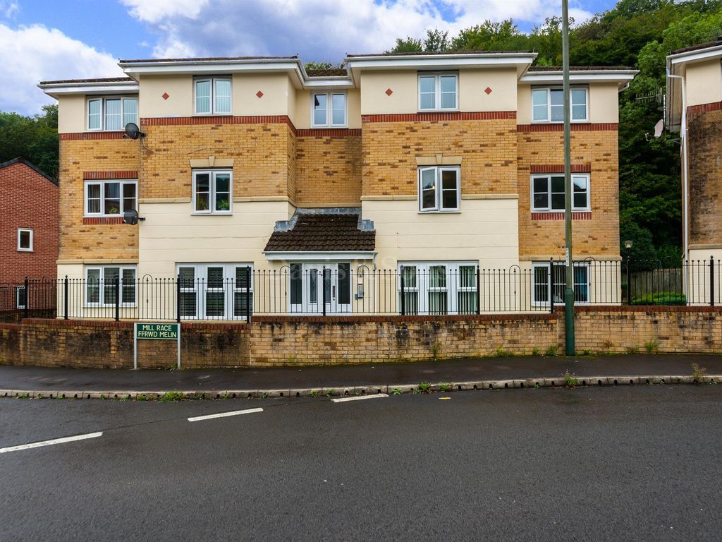 2 bed flat for sale in 2 Coed Celynen Drive, Abercarn, Newport. NP11, £117,000