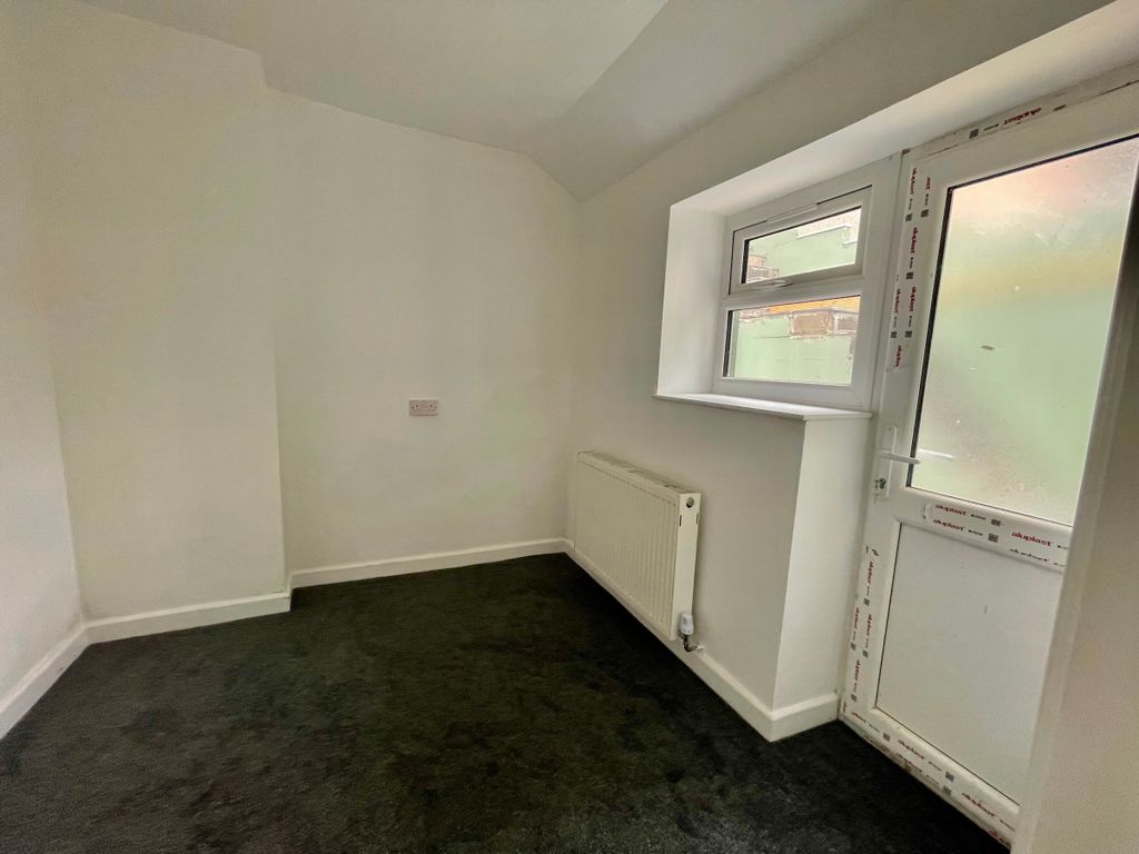 3 bed terraced house for sale in Oak Street, Abertillery NP13, £145,000