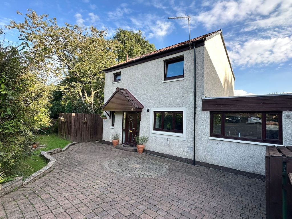 4 bed property for sale in Burnfield, Livingston EH54, £280,000