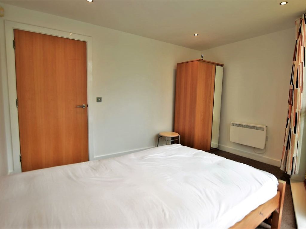 2 bed flat for sale in School Lane, Didsbury, Manchester M20, £240,000