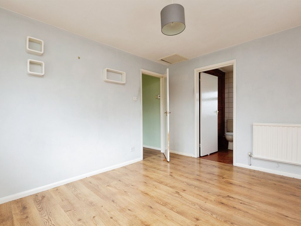 1 bed flat for sale in Valley Road, Tunbridge Wells TN4, £140,000