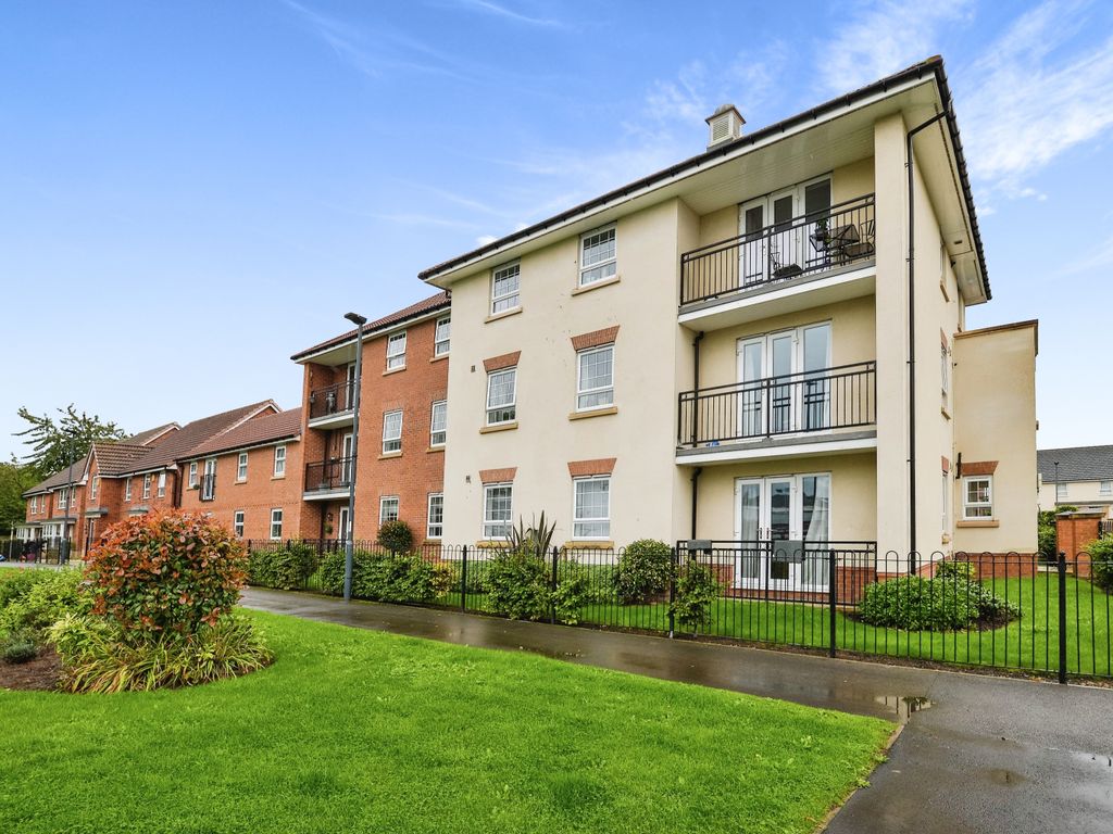 2 bed flat for sale in Ben Hyde Way, Northallerton DL7, £160,000