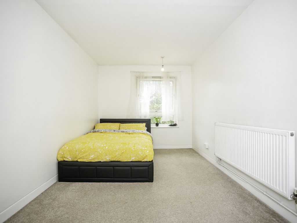 1 bed flat for sale in Glyndon Road, London SE18, £190,000