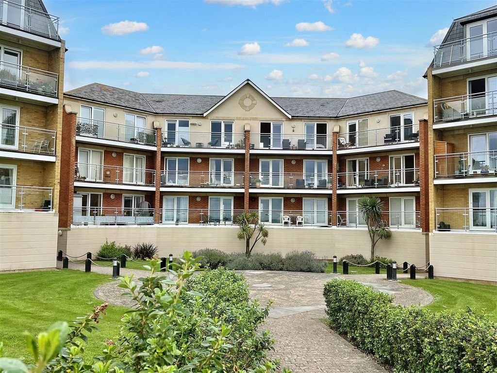 2 bed flat for sale in San Diego Way, Eastbourne BN23, £290,000