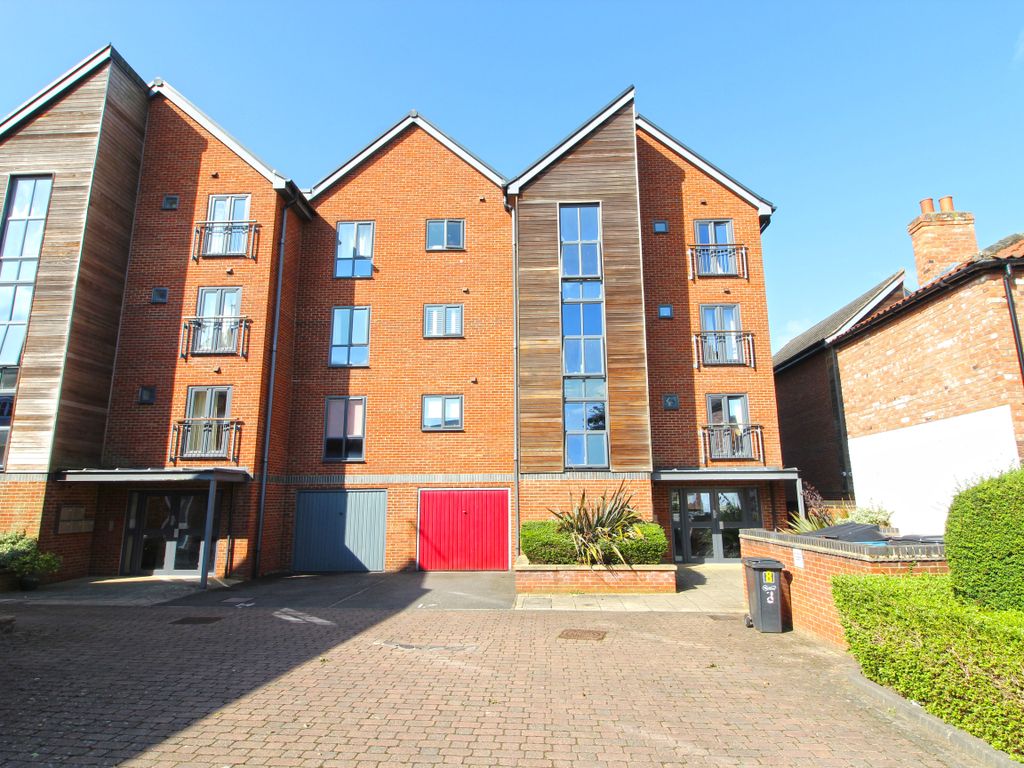 2 bed flat for sale in The Wharf, Morton, Gainsborough DN21, £137,500