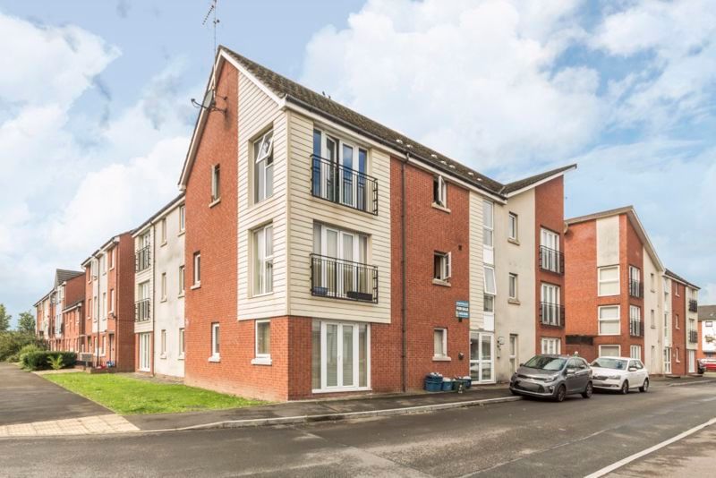 1 bed flat for sale in Alicia Crescent, Newport NP20, £110,000