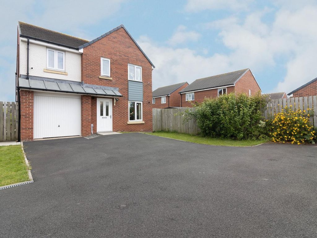 4 bed detached house for sale in Miller Close, Newcastle Upon Tyne NE12, £300,000