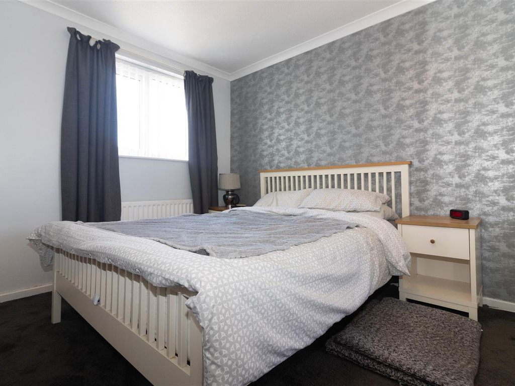 3 bed end terrace house for sale in Beresford Gardens, Byker, Newcastle Upon Tyne NE6, £135,000