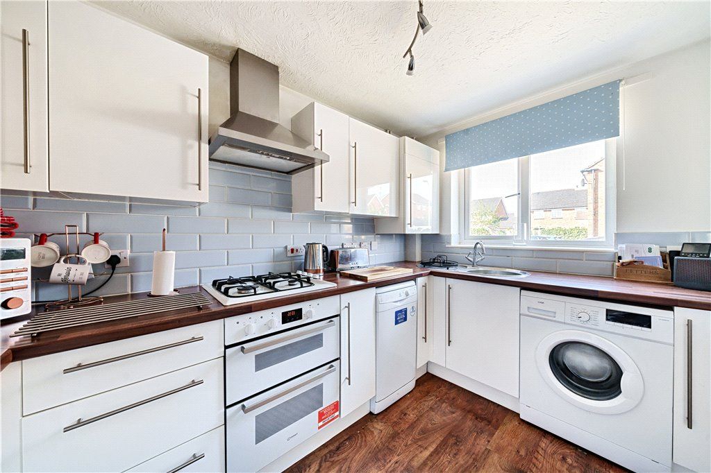 2 bed end terrace house for sale in Dexter Way, Winnersh, Wokingham RG41, £217,750