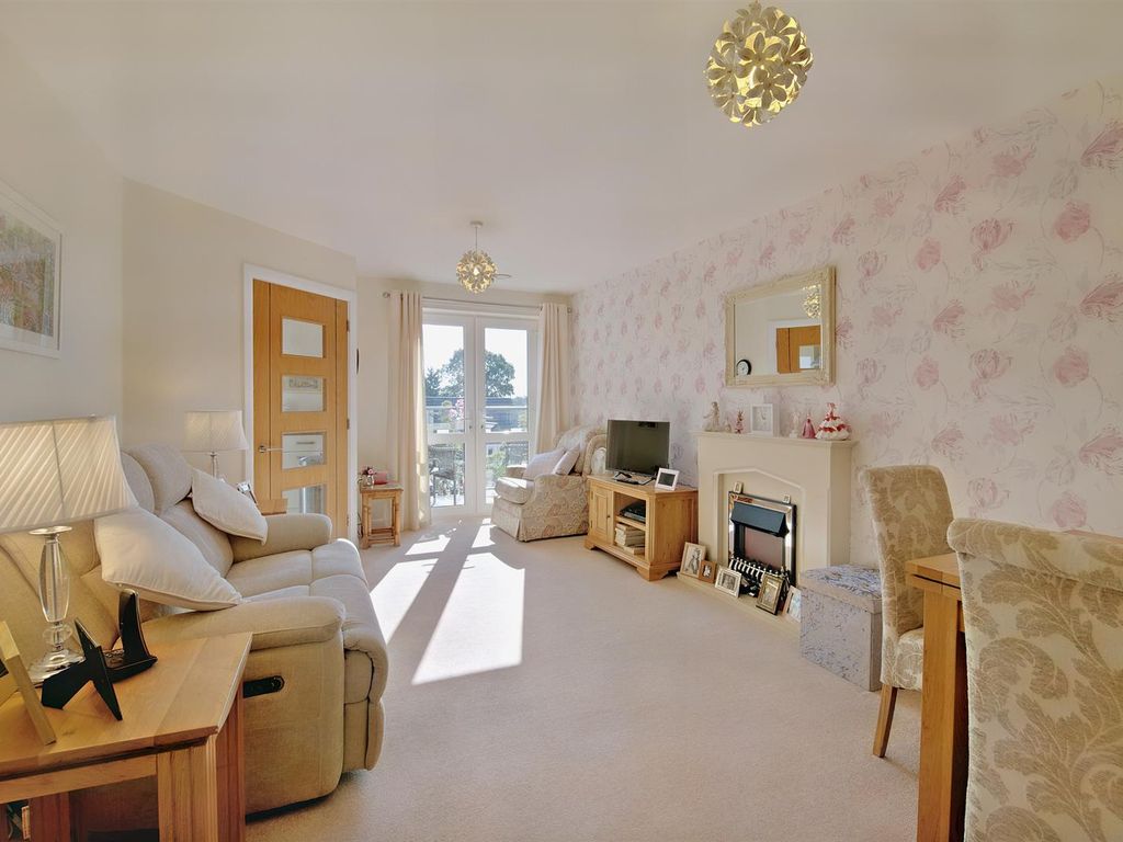 1 bed flat for sale in Stillington Road, Easingwold, York YO61, £195,000