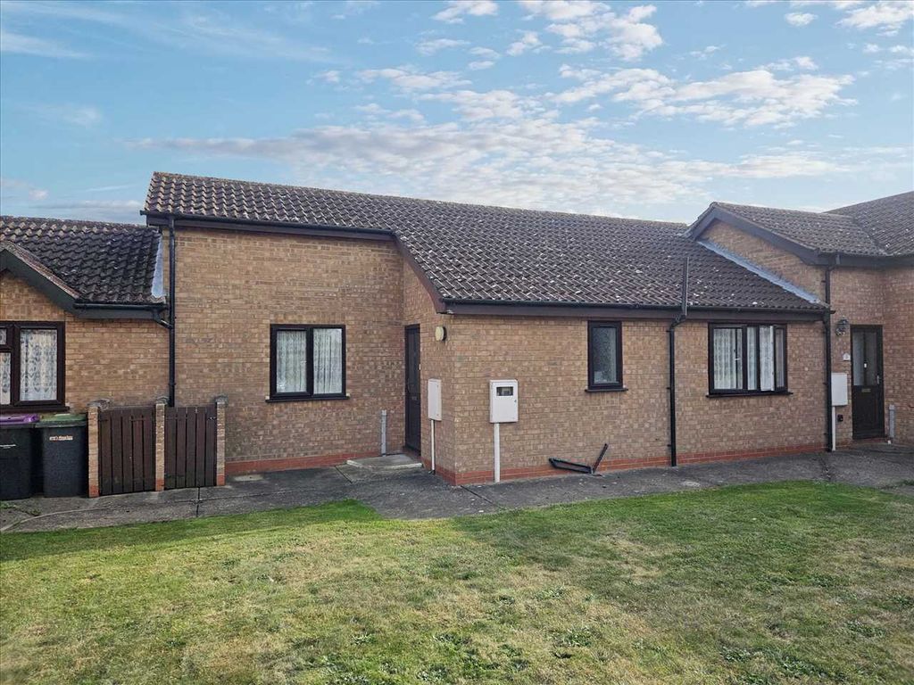 2 bed bungalow for sale in Osborn Way, Heckington, Sleaford NG34, £140,000